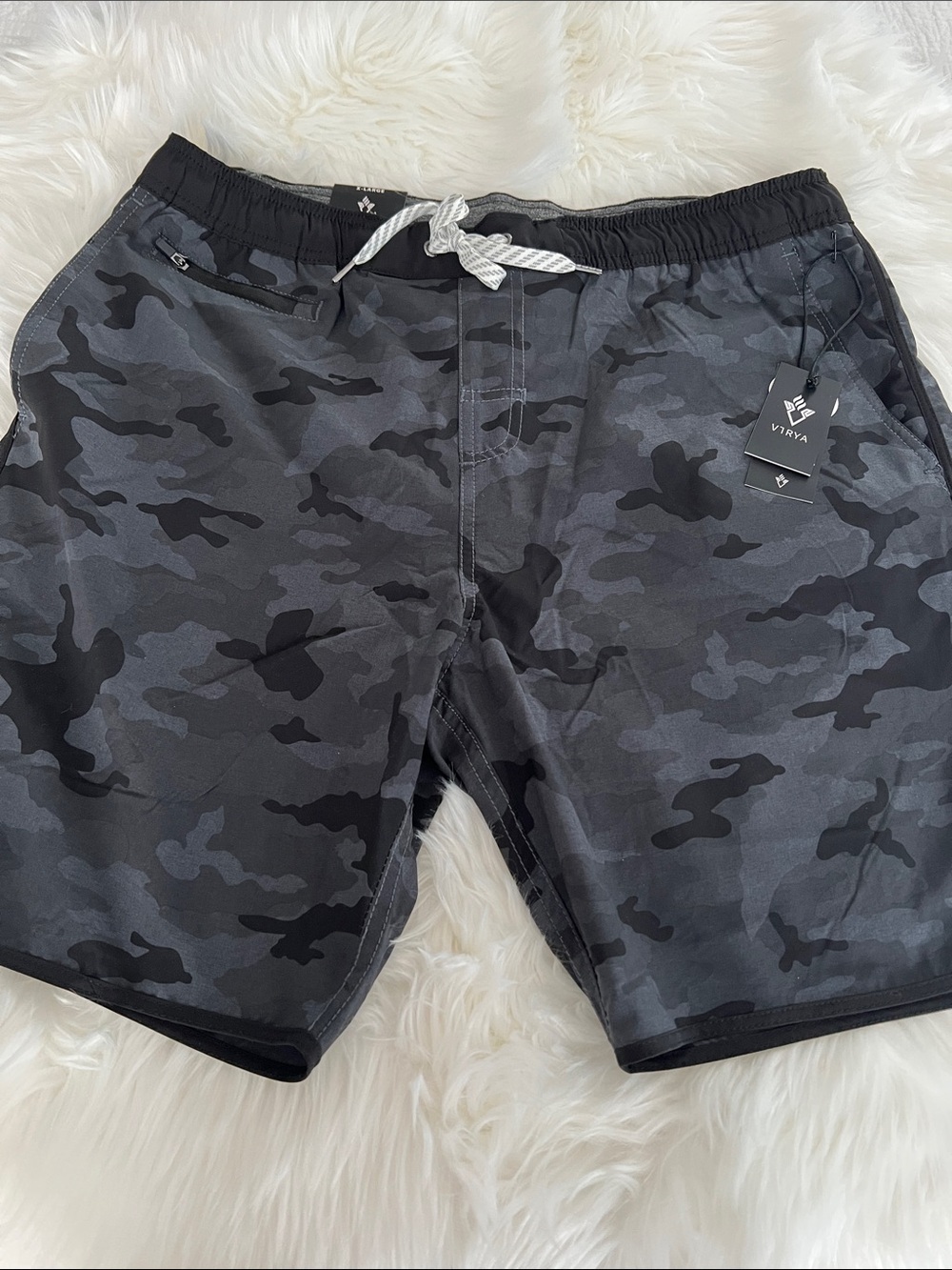 Viyva Men's Gray Black Camo Swim Trunks NWT